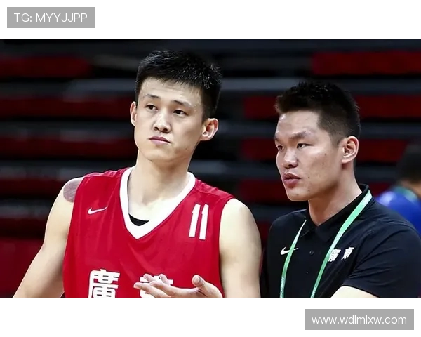 周鹏:从篮球场上的传奇到生活中的榜样,如何影响年轻一代的成长与追梦之路